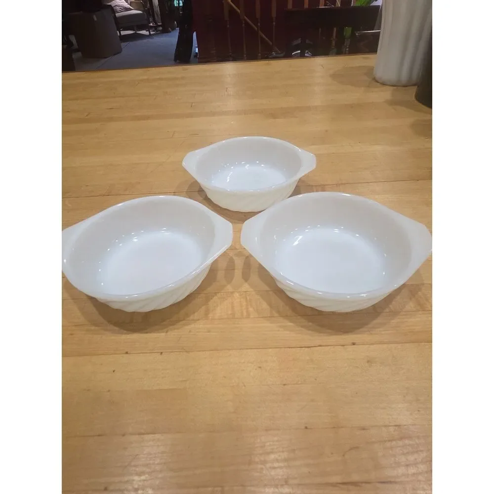 Vintage Anchor Hocking Fire-King White Milk Glass Swirl Cereal Lug Bowls Set 3